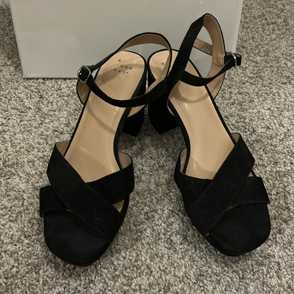 a new day 9.5 women’s black platform heel